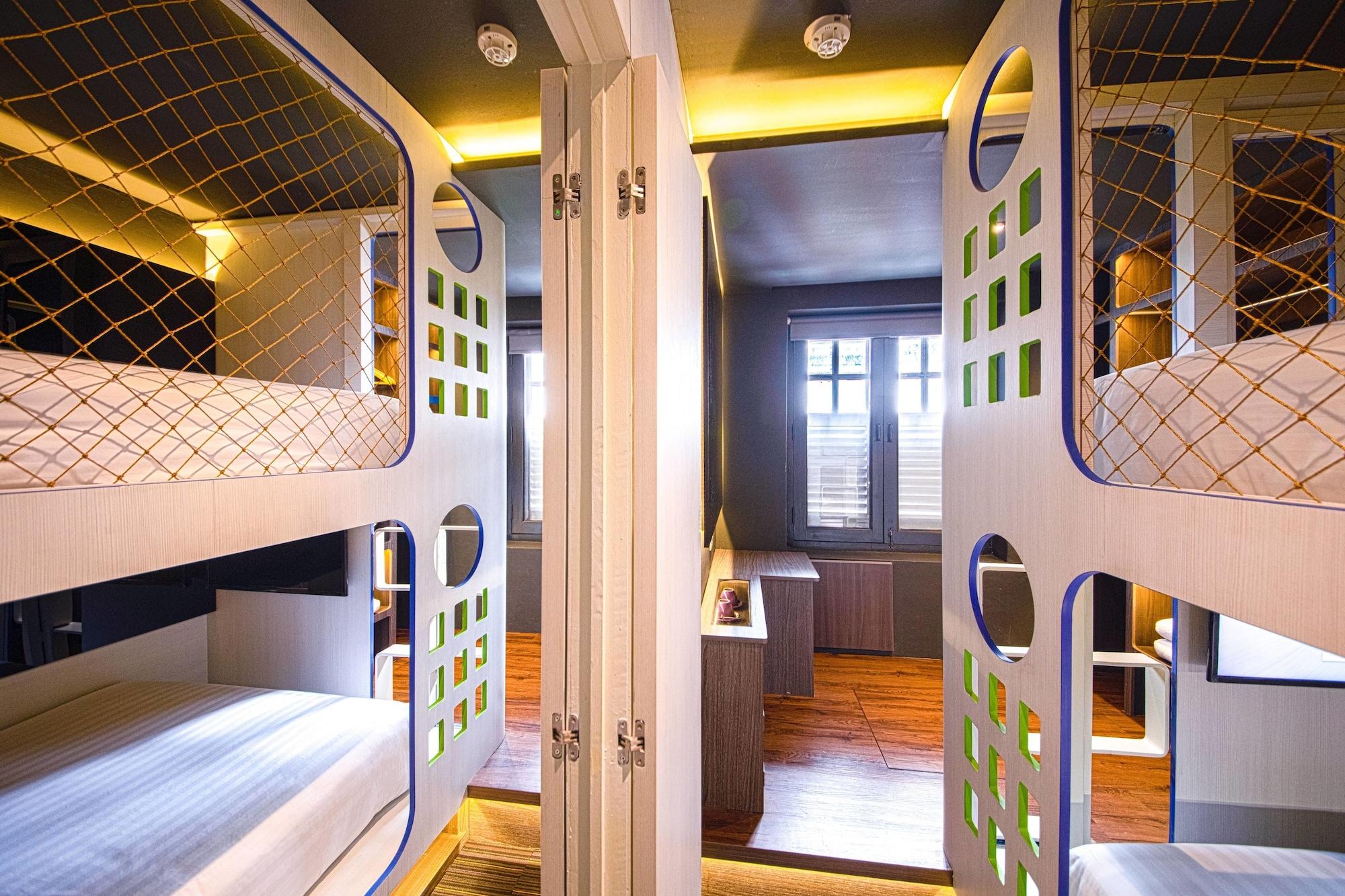 CUBE Family Boutique Capsule Hotel @ Chinatown  Singapour Extérieur photo